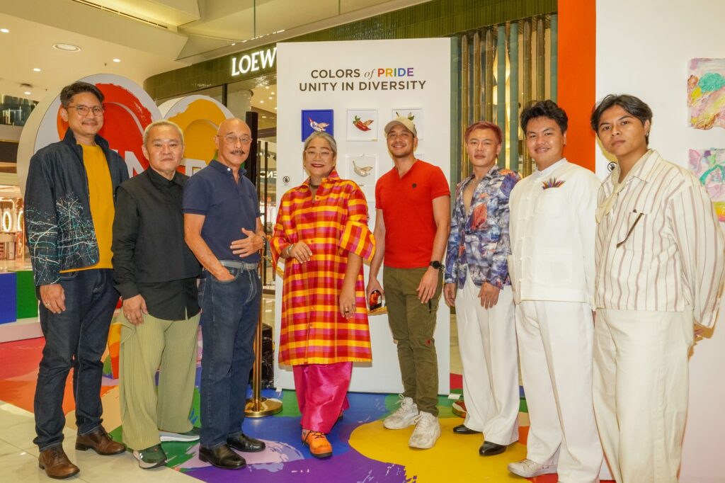 ไอคอนสยาม ร่วมกับ Queer Art Thailand และศิลปินรับเชิญ ชวนเปิดประตูสู่โลกแห่งความหลากหลายในนิทรรศการ “Colors of Pride: Unity in Diversity” สาดส่องทุกเฉดสีแห่งตัวตนชมฟรี! วันนี้ – 21 มิ.ย. 69 ณ Arts Way ชั้น M ไอคอนสยาม